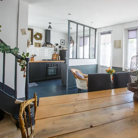 Maison Etadame Aizier