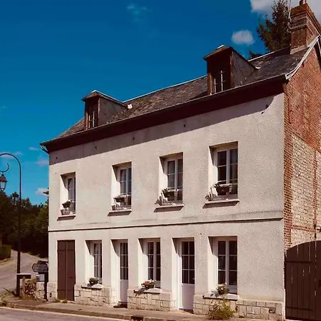 Maison Etadame Nyaraló